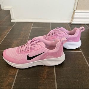 Nike Women’s Wearallday size 7.5